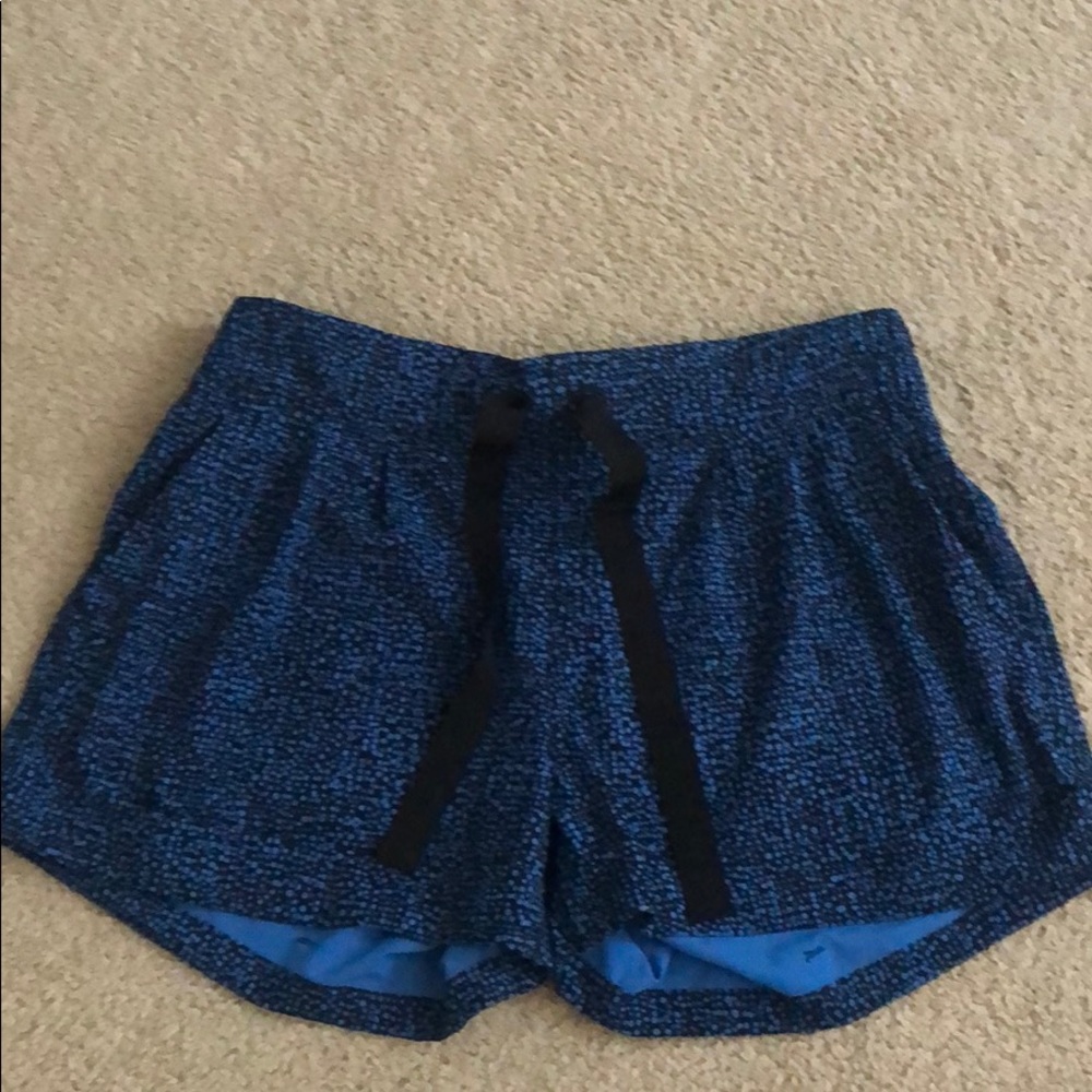 Lululemon shorts size 6
